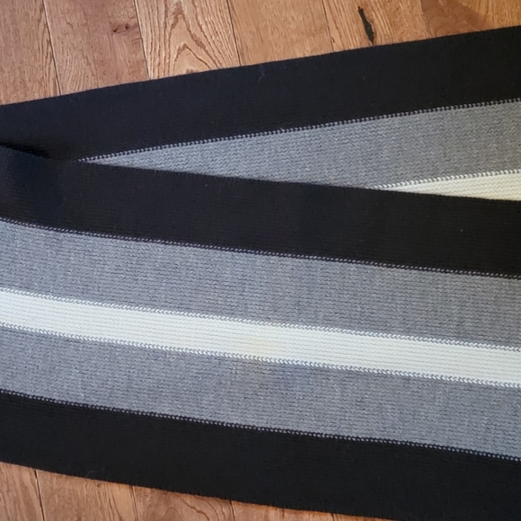 Wool scarf - Picture 2 of 4